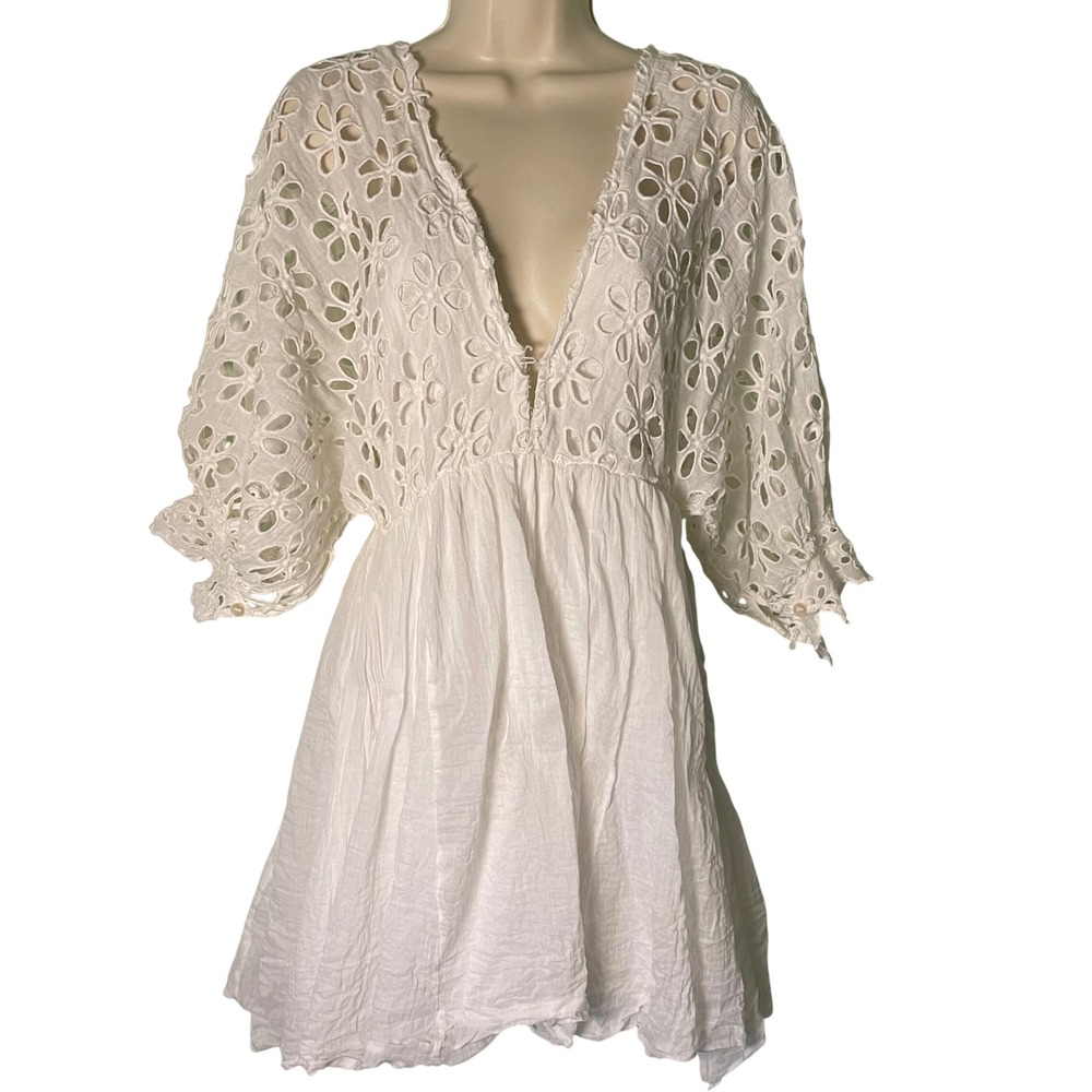 Free People FP One Bella Note White Eyelet Mini Dress Size Small Boho Beach